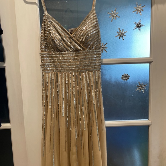 Beautiful sequin dress - Picture 6 of 7
